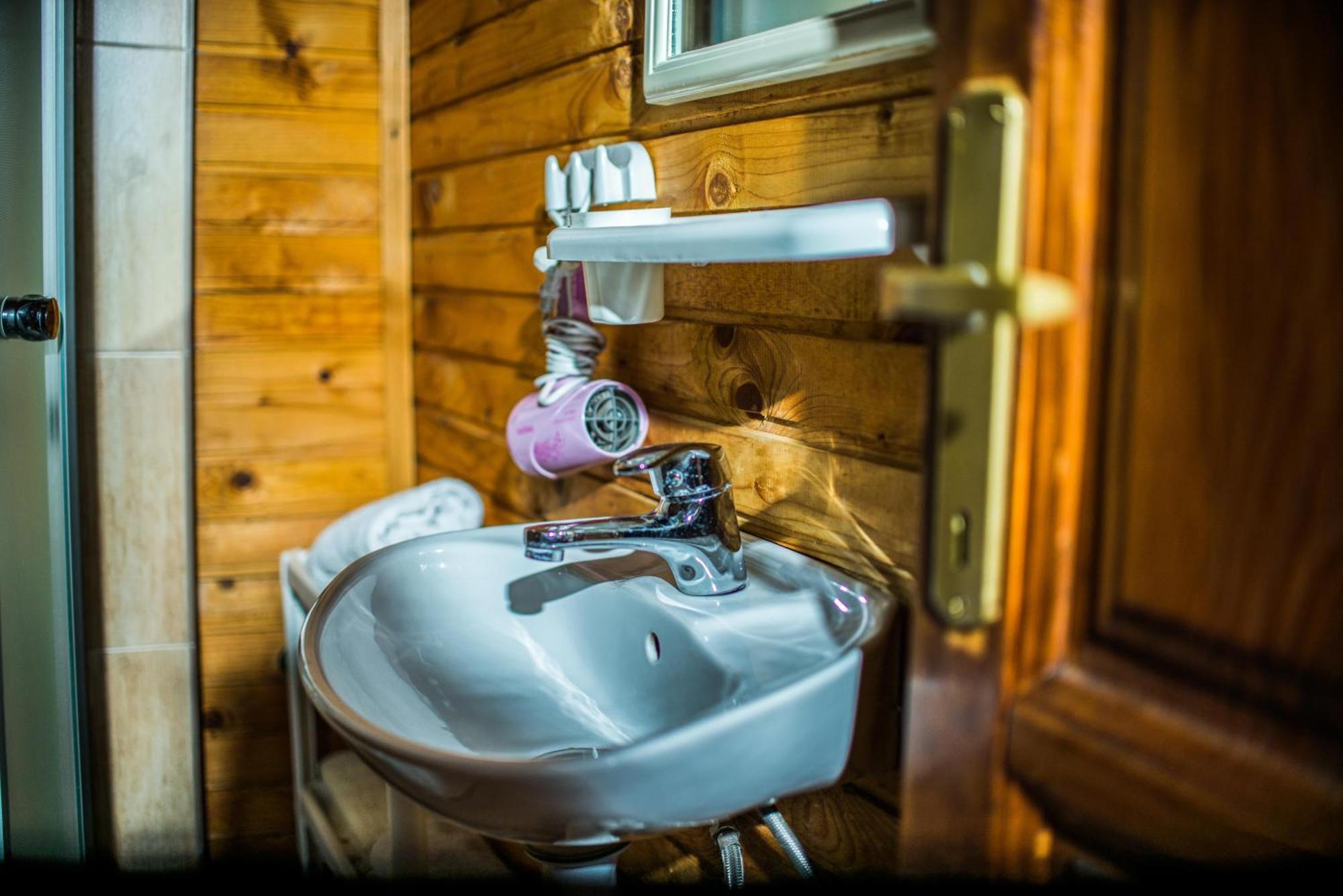 Wooden Village Resort Ponari Ngoại thất bức ảnh